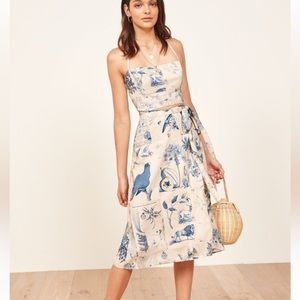 ISO Reformation Umbria dress in blue lion, size 10-14